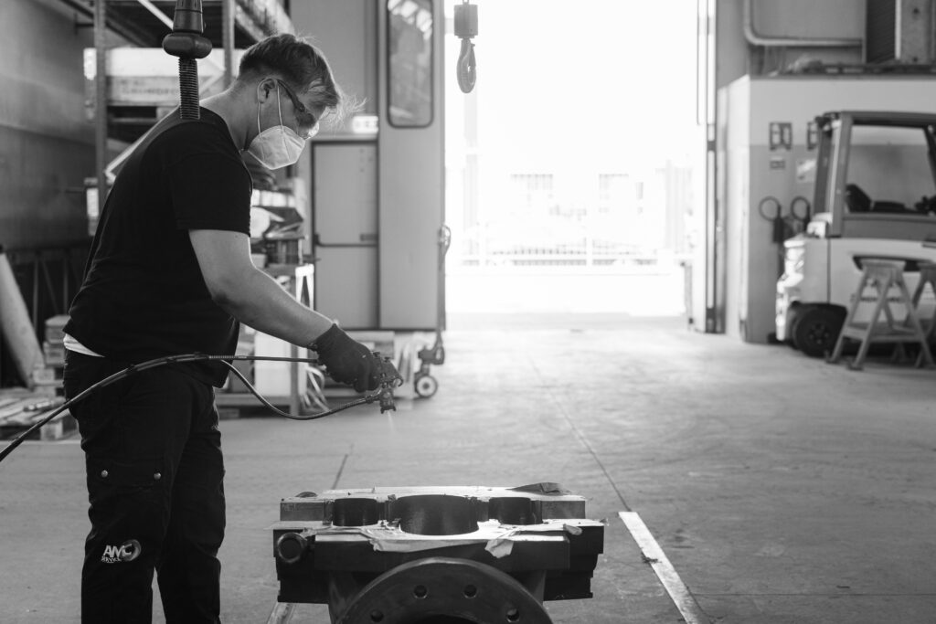Interventi in officina su corpi pompa industriali